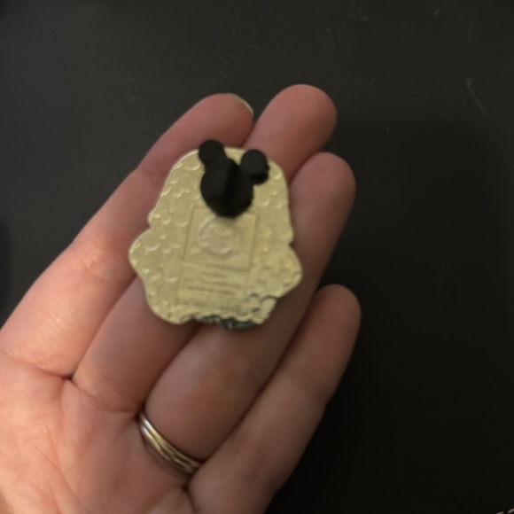 Star Wars Disney Mystery Pin Stormtrooper Helmet Wavy Lines - Picture 2 of 3